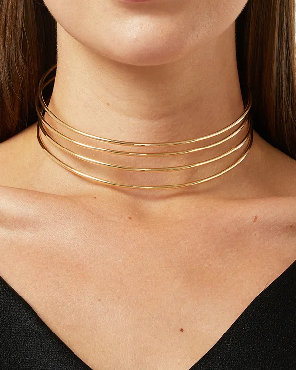 Wavy Metal Line Necklace