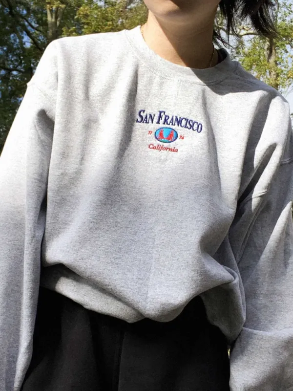 San Francisco Sweatshirt, Vintage California Crewneck Embroidered, Golden Gate Bridge Sweater